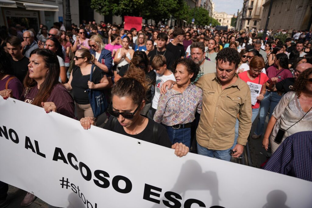 Los familiares de Sandra Peña encabezan la manifestación en Sevilla. María José López/Europa Press.