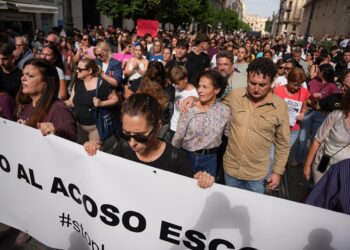 Los familiares de Sandra Peña encabezan la manifestación en Sevilla. María José López/Europa Press.
