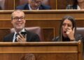 Los diputados de Junts, Miriam Nogueras y Josep María Cruset, durante una sesión de control, en el Congreso de los Diputados, a 29 de octubre de 2025, en Madrid (España). 
Eduardo Parra / Europa Press
29/10/2025