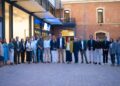 El ministro Óscar López, la rectora de la Universidad Nebrija Montserrat Gomendio y el presidente de AP 
institute Joan Navarro, con los alumnos y las alumnas del I Máster Ejecutivo de Asuntos Públicos de AP 
institute| Universidad Nebrija