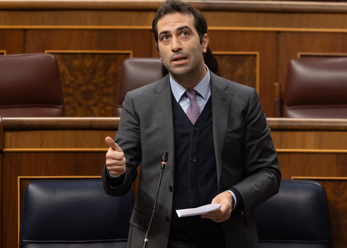 Archivo - El ministro de Economía, Comercio y Empresa, Carlos Cuerpo, interviene a una sesión de control al Gobierno, en el Congreso de los Diputados, a 13 de marzo de 2024, en Madrid (España).Eduardo Parra - Europa Press - Archivo