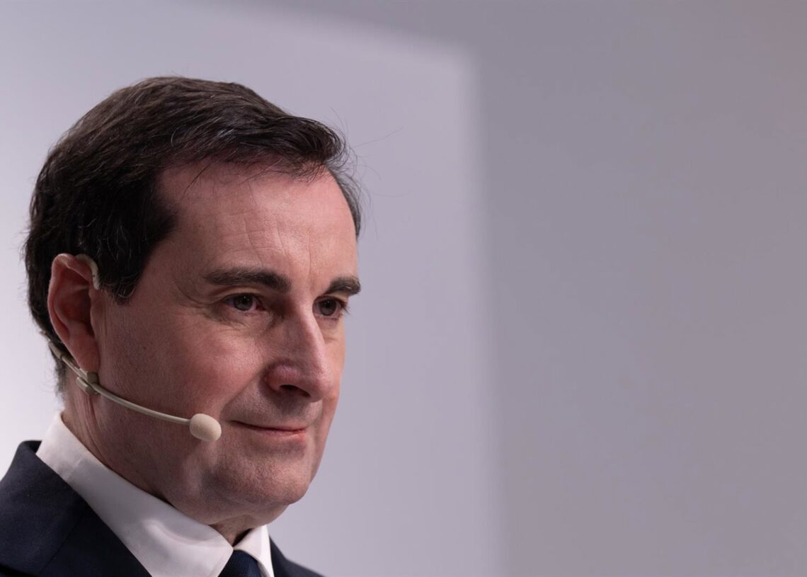 Archivo - El presidente y consejero delegado de Mango, Toni Ruiz, durante la presentación de resultados 2024, en la sede de Mango, a 10 de marzo de 2025, en Palau-solità i Plegamans, Barcelona, Catalunya (España)David Zorrakino - Europa Press - Archivo