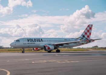 Archivo - Un avión de Volotea en una imagen de archivoVOLOTEA - Archivo