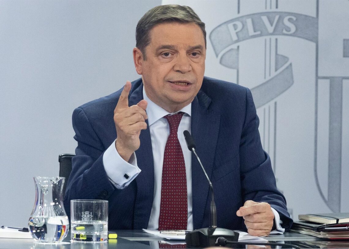 Archivo - El ministro de Agricultura, Pesca y Alimentación, Luis Planas, durante una rueda de prensa posterior a la reunión del Consejo de Ministros, en el Palacio de La Moncloa, a 9 de enero de 2024, en Madrid (España). (Foto de archivo).Eduardo Parra - Europa Press - Archivo