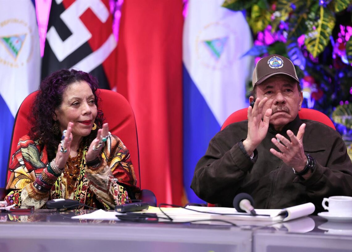 Archivo - El presidente nicaragüense, Daniel Ortega, y su esposa, la primera dama Rosario Murillo.Europa Press/Contacto/Nicaragua Government