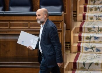 Archivo - El diputado de BNG, Néstor Rego, durante una sesión plenaria, en el Congreso de los Diputados, a 17 de junio de 2025, en Madrid .Alejandro Martínez Vélez - Europa Press - Archivo