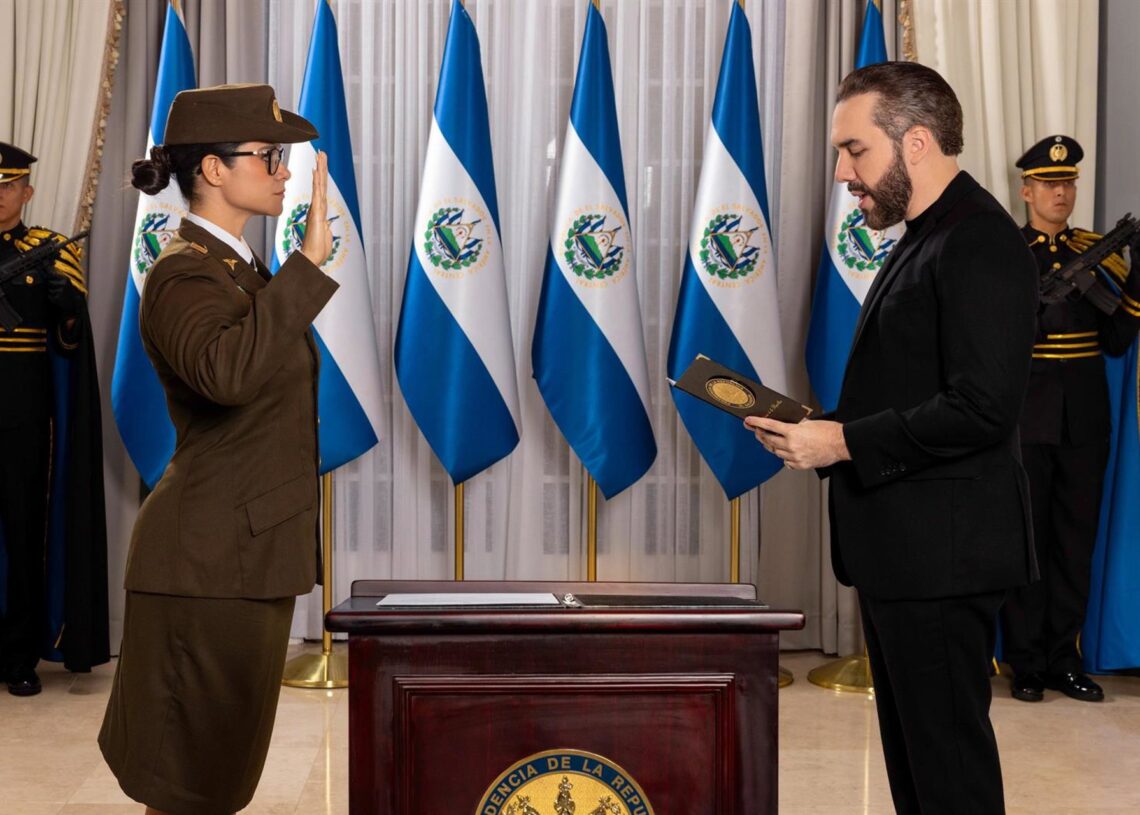 Archivo - La  nueva ministra de Educación de El Salvador, Karla Trigueros, toma posesión ante el presidente de El Salvador, Nayib BukeleCASA PRESIDENCIAL DE EL SALVADOR - Archivo