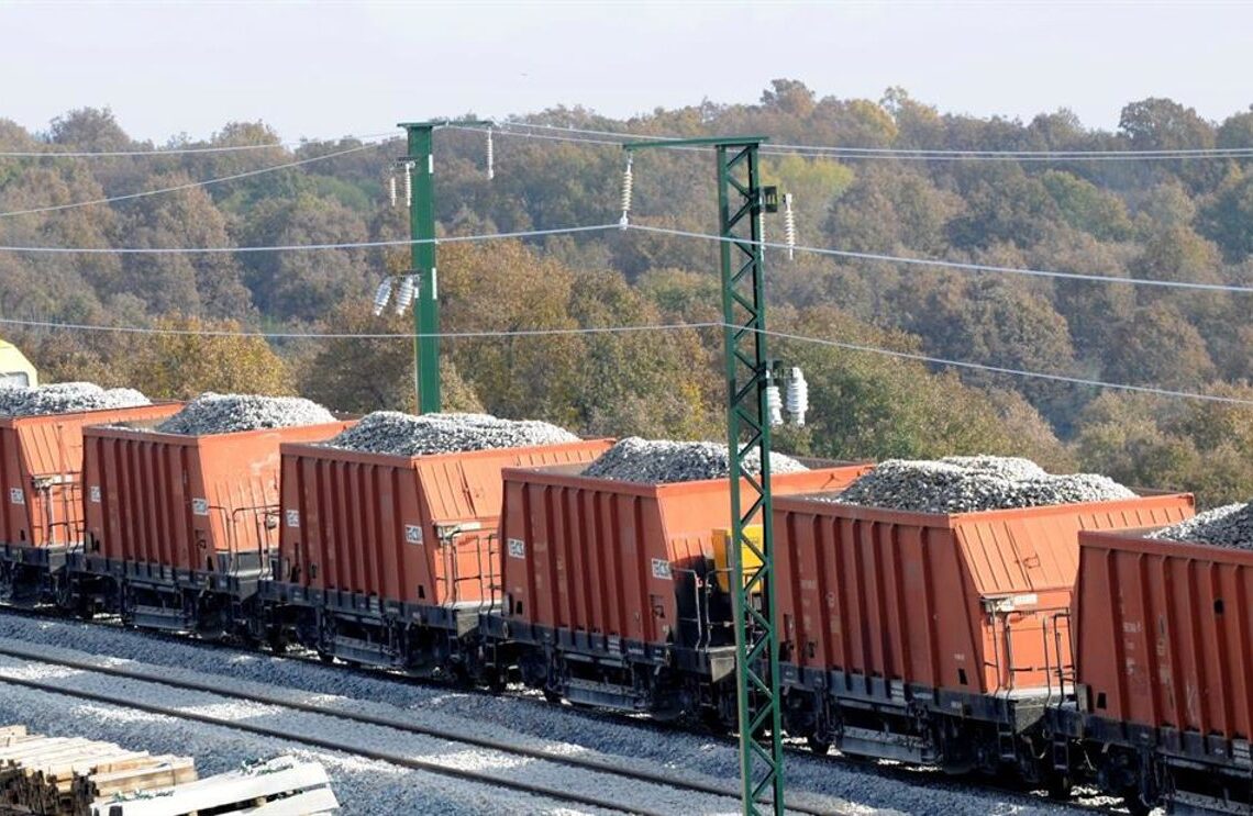 Adif licita el arrendamiento de vagones para labores de mantenimiento y actuaciones en la red ferroviariaADIF
