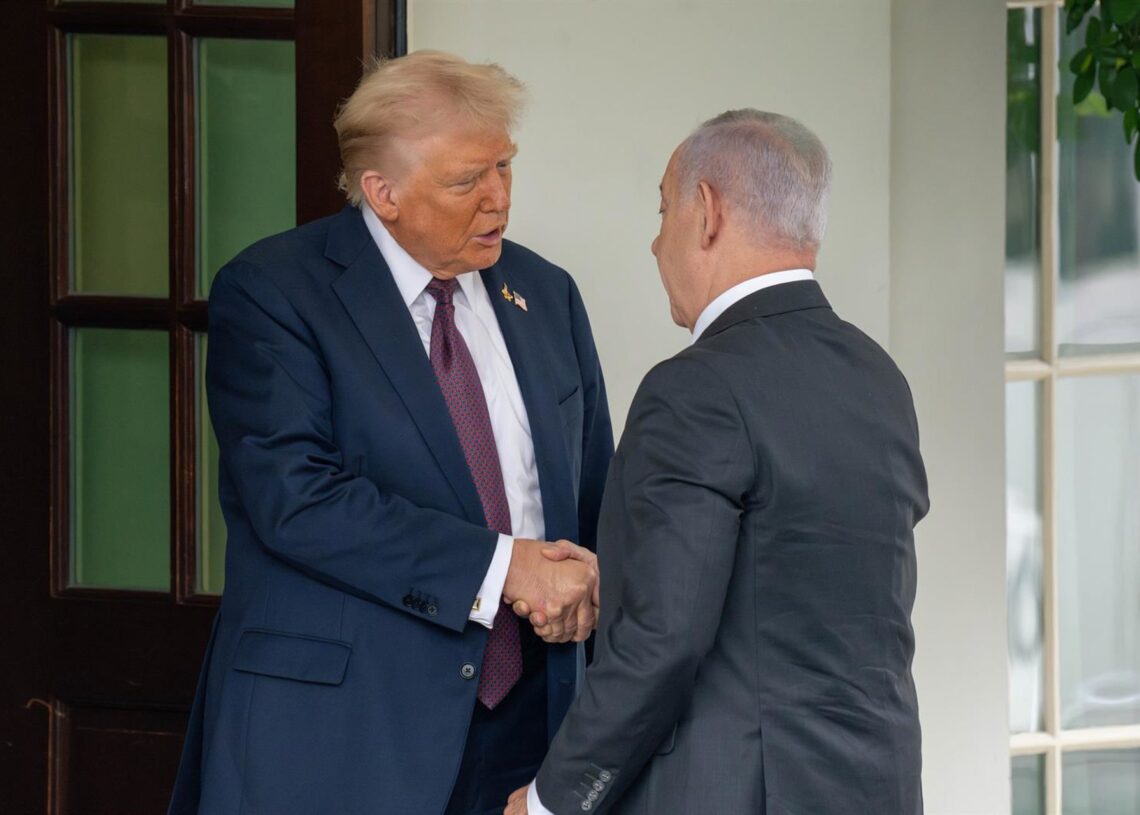 El presidente de EEUU, Donald Trump, junto al primer ministro de Israel, Benjamin Netanyahu, en la Casa Blanca.Joey Sussman/ZUMA Press Wire/dpa