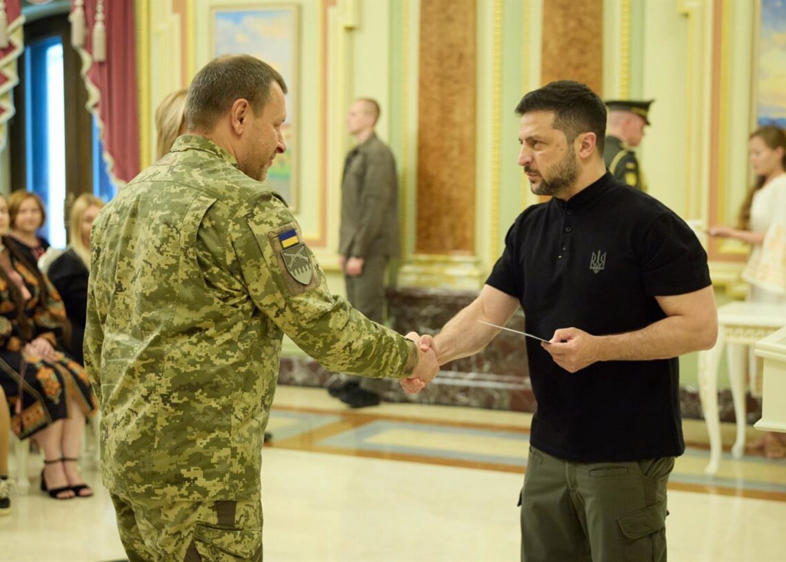 Archivo - El presidente ucraniano, Volodimir Zelensli, durante una entrega de condecoraciones a militares.Europa Press/Contacto/PRESIDENT OF UKRAINE