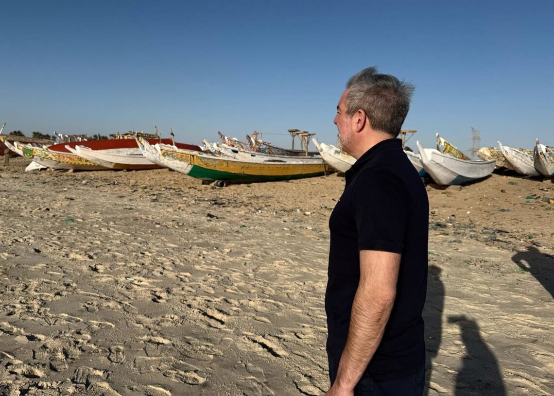 Archivo - El presidente del Gobierno de Canarias, Fernando Clavijo, en la costa de MauritaniaGOBIERNO DE CANARIAS - Archivo