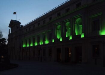 Más de 80 edificios públicos y monumentos españoles se iluminarán de verde este domingo para visibilizar la meningitisASOCIACIÓN ESPAÑOLA CONTRA LA MENINGITIS