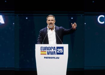 El presidente de VOX, Santiago Abascal, interviene durante el acto político de VOX ‘Europa Viva 2025’, en el Palacio de Vistalegre, a 14 de septiembre de 2025, en Madrid (España). Carlos Luján - Europa Press