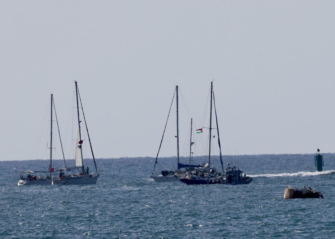 Barcos de la flotilla a Gaza siendo trasladados a puerto israelí tras la interceptación en aguas internacionalesEuropa Press/Contacto/Jamal Awad