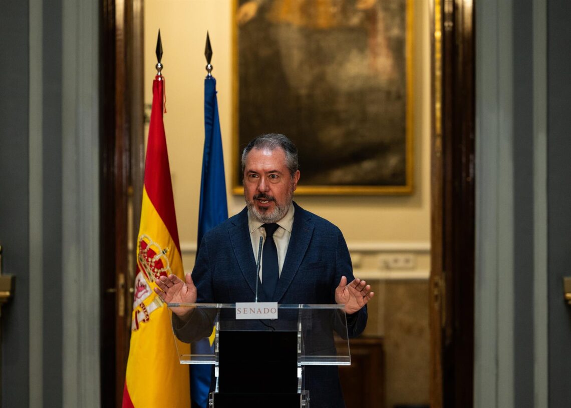 El portavoz del PSOE en el Senado, Juan Espadas, durante una rueda de prensa, en el Senado, a 4 de septiembre de 2025, en Madrid (España). Ricardo Rubio - Europa Press