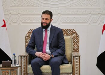 Archivo - El presidente de transición de Siria, Ahmed al Shara, durante una reunión en la capital del país, Damasco (archivo)Europa Press/Contacto/Syrian Arab News Agency ''SA