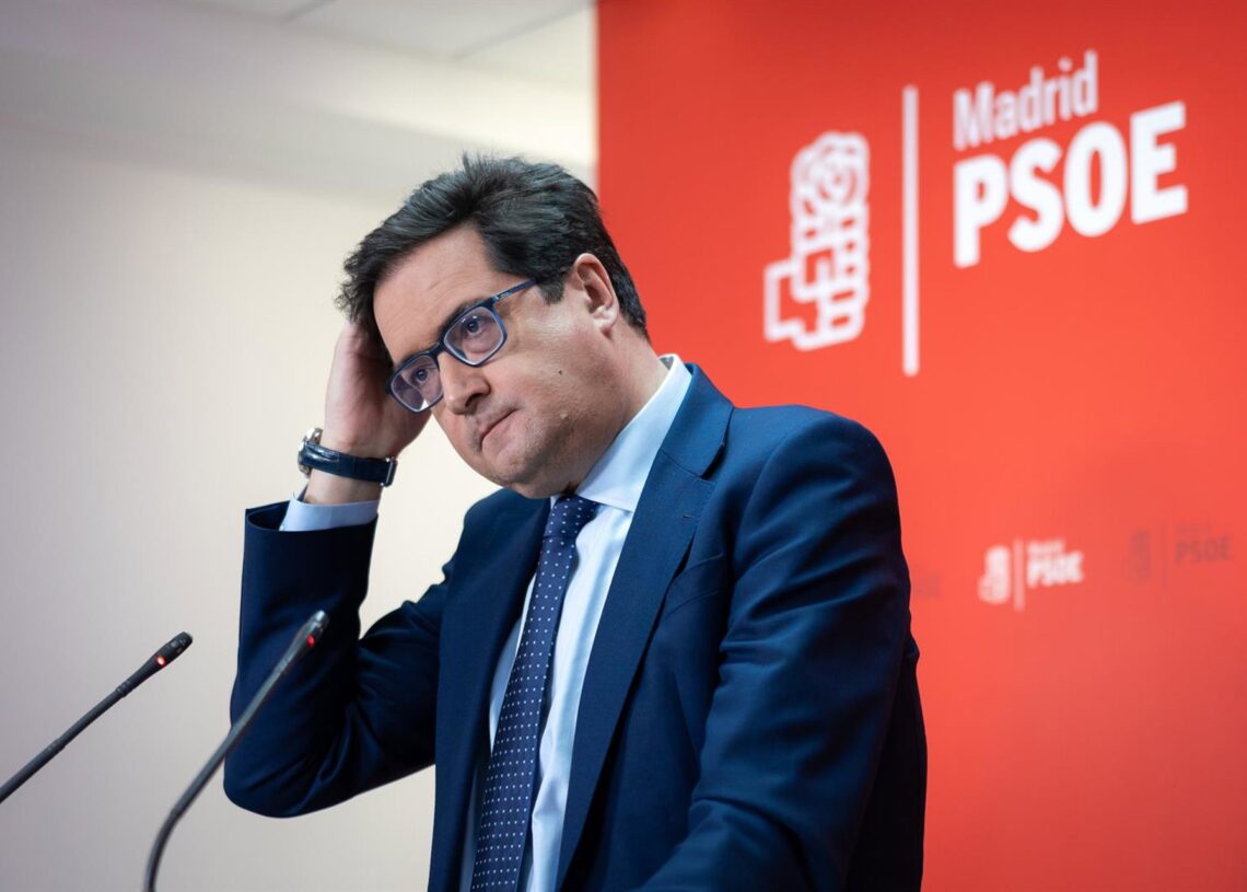 Archivo - El secretario general del PSOE de Madrid, óscar López, ofrece una rueda de prensa, en la sede del PSOE de Madrid, a 24 de febrero de 2025, en Madrid (España). Diego Radamés - Europa Press - Archivo