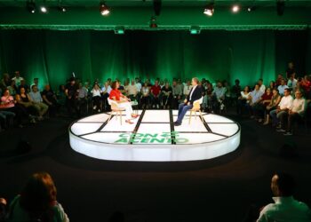 La vicepresidenta del Gobierno y secretaria general del PSOE de Andalucía, María Jesús Montero, y el expresidente del Gobierno José Luis Rodríguez ZapateroPSOE-A