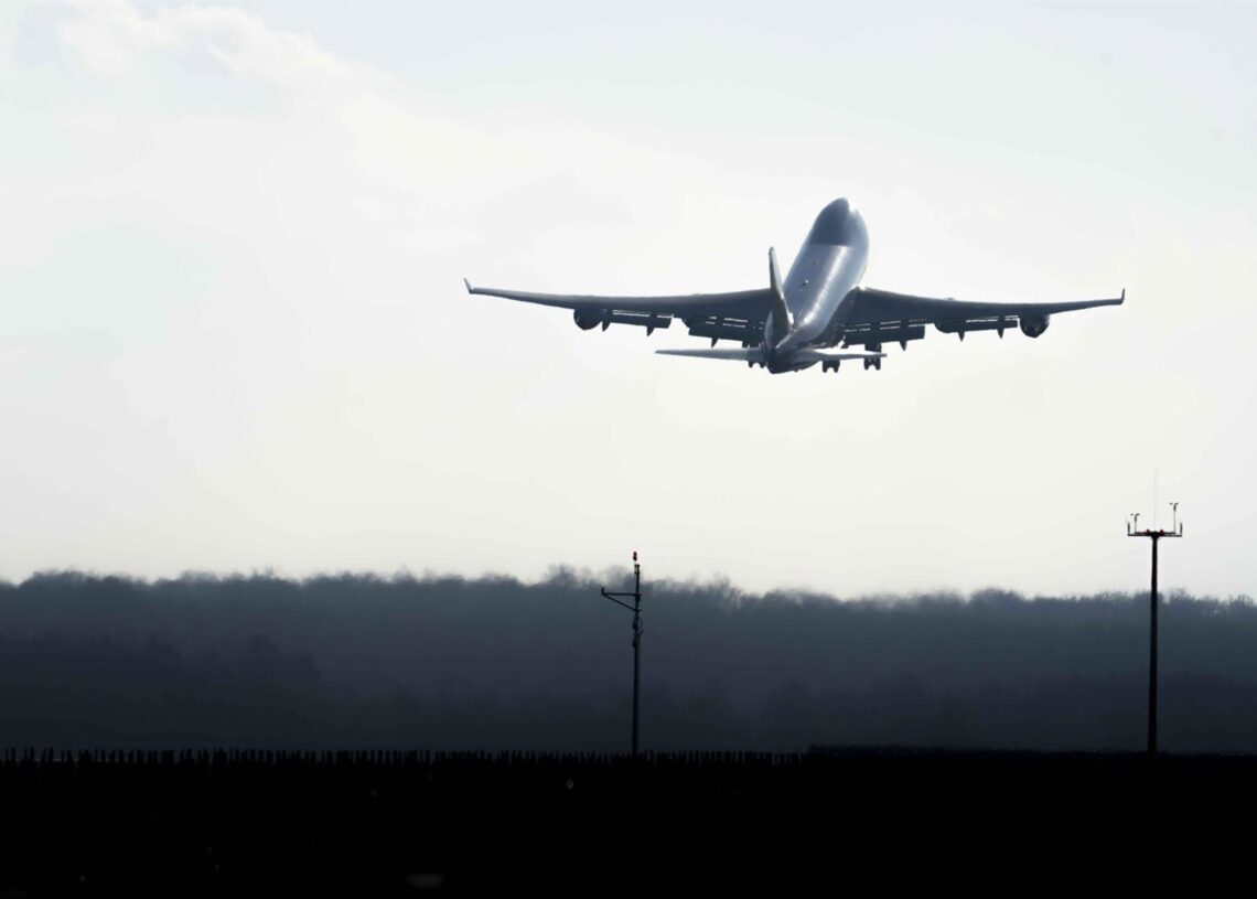 Archivo - Avion despega del aeropuerto de Fráncfort (Alemania) Europa Press/Contacto/Andreas Stroh - Archivo