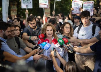 La eurodiputada de Sumar Estrella Galán, ofrece unas declaraciones a la prensa, antes de la movilización bajo el lema ‘Alto al genocidio contra el pueblo Palestino. Por el fin al comercio de armas y a las relaciones con Israel’.Alejandro Martínez Vélez - Europa Press