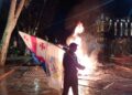 Activistas de la oposición provocan un incendio cerca de la residencia del presidente de Georgia y piden el derrocamiento pacífico del poder el día de las elecciones municipales en GeorgiaEuropa Press/Contacto/Inna Kukudzhanova