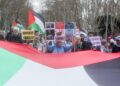 Archivo - Decenas de personas protestan durante la manifestación contra el genocidio en Palestina, a 25 de febrero de 2024, en Madrid (España). Ricardo Rubio - Europa Press - Archivo