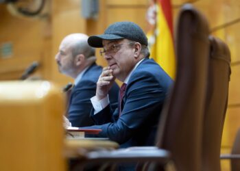 Archivo - (Foto de ARCHIVO)  El vicepresidente segundo del Senado, Guillermo Fernández Vara, durante una sesión plenaria en el Senado, a 25 de enero de 2024, en Madrid (España). La reforma del artículo 49 de la Constitución, referido a las personas con diEuropa Press - Archivo