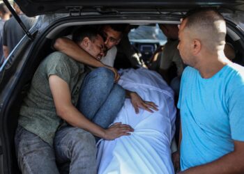 Traslado de cadáveres en la Franja de GazaEuropa Press/Contacto/Omar Ashtawy