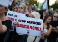 Decenas de personas durante una concentración en apoyo a la Global Sumud Flotilla, en la Plaza del Ayuntamiento, a 2 de octubre de 2025, en Valencia, Comunidad Valenciana (España). La concentración se produce tras ser interceptada por Israel la Global SumJorge Gil - Europa Press