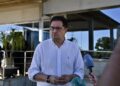 El ministro para la Transformación Digital y Función Pública, Óscar López, atiende a los medios a su llegada a la capilla ardiente del expresidente de la Junta de Extremadura, Guillermo Fernández Vara, en el Tanatorio de BadajozAndrés Rodríguez - Europa Press