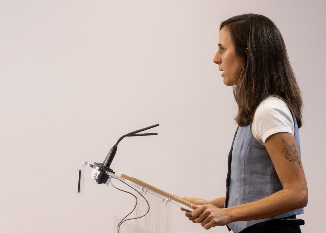 La portavoz de Podemos en el Congreso, Ione Belarra, durante una rueda de prensa anterior a la Junta de Portavoces, en el Congreso de los Diputados, a 1 de octubre de 2025, en Madrid (España).Ananda Manjón - Europa Press