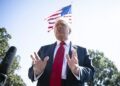 El presidente de Estados Unidos, Donald Trump, habla con medios de comunicación en el jardín sur de la Casa Blanca en Washington D.C.Europa Press/Contacto/Graeme Sloan - Pool via CNP
