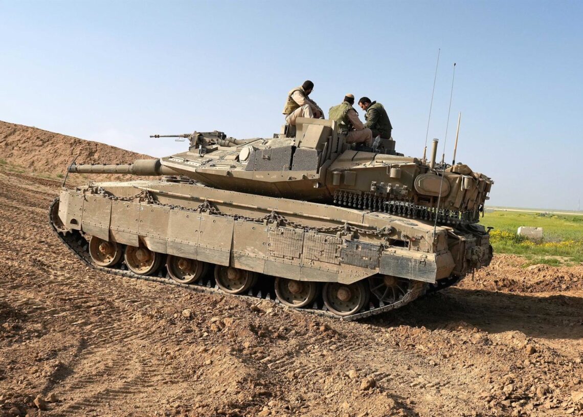Archivo - Sodados israelíes sobre un tanque en su frontera sur con la Franja de GazaEuropa Press/Contacto/Ilan Assayag/JINI - Archivo