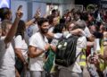 Llegada de los 21 ciudadanos españoles integrantes de la Sumud Global Flotilla al Aeropuerto Adolfo Suárez Madrid-Barajas, a 5 de octubre de 2025, en Madrid (España). A. Pérez Meca - Europa Press