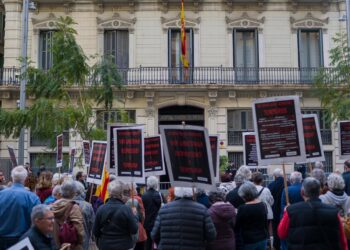 Archivo - Concentración frente a la Jefatura de Policía Nacional de Vía Laietana en Barcelona para pedir que sea lugar de memoria democráticaLorena Sopêna - Europa Press - Archivo