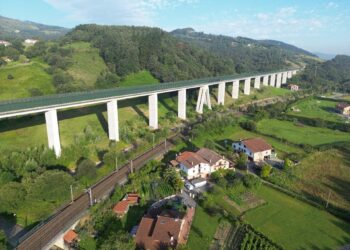 Línea de Alta Velocidad en Euskadi, viaducto de Amorebieta (Bizkaia)MINISTERIO DE TRANSPORTES