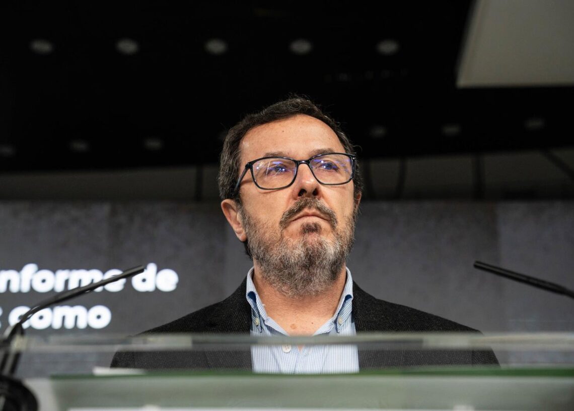 Archivo - El portavoz nacional de VOX y presidente de VOX Madrid, José Antonio Fúster, ofrece una rueda de prensa, en la sede nacional de VOX, a 13 de octubre de 2024, en Madrid (España).Matias Chiofalo - Europa Press - Archivo