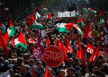Decenas de personas durante una manifestación en apoyo a Palestina en Barcelona.Kike Rincón - Europa Press
