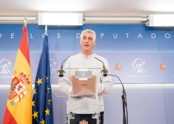 Archivo - El portavoz adjunto de EH Bildu en el Congreso, Oskar Matute, durante una rueda de prensa, en el Congreso de los Diputados, a 25 de abril de 2023, en Madrid (España).Diego Radamés - Europa Press - Archivo