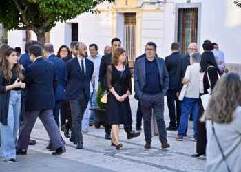 El vicepresidente primero de la Mesa del Congreso, Alfonso Rodríguez Gómez de Celis, la presidenta del Congreso, Francina Armengol y el portavoz del PSOE en el Congreso, Patxi López, llegan al funeral de  Fernández Vara.Andrés Rodríguez - Europa Press