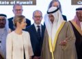 La Alta Representante de la UE, Kaja Kallas, junto al ministro de Exteriores kuwaití, Abdulá al Yahya, en la sesión de la cita entre la UE y el Consejo de Cooperación del Golfo. Soeren Stache/dpa