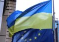 Archivo - Banderas de Ucrania y de la Unión EuropeaVALERIA MONGELLI / ZUMA PRESS / CONTACTOPHOTO