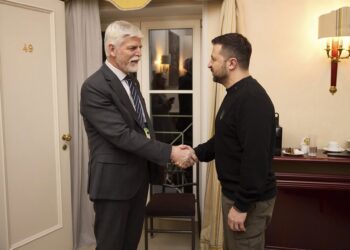 Archivo - El presidente checo, Petr Pavel, y el ucraniano Volodomir Zelenski.Europa Press/Contacto/Pool /Ukrainian Presidentia