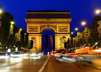 Archivo - Arco del Triunfo en los Campos Elíseos de París (Francia).EUROPA PRESS - Archivo
