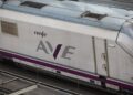Archivo - Un tren en la Estación de Madrid - Puerta de Atocha - Almudena GrandesJesús Hellín - Europa Press - Archivo