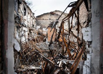 Archivo - Imagen de archivo de una vivienda destruida en Jersón.Ximena Borrazas / Zuma Press / ContactoPhoto