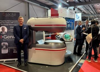 Franco Fontana CEO Esaote next to the I-Genius MRI system at EANS WienESAOTE S.P.A./PR NEWSWIRE