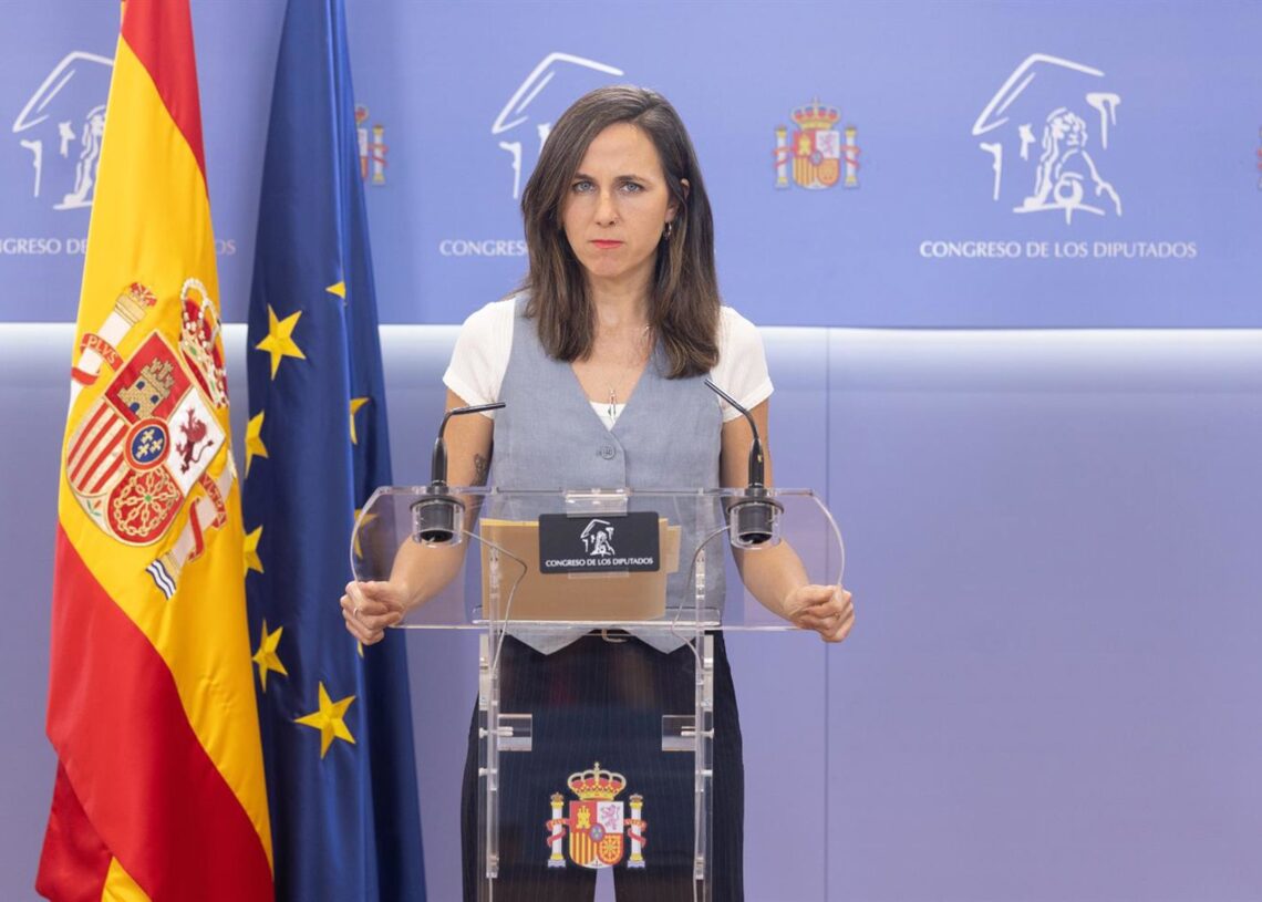 La portavoz de Podemos en el Congreso, Ione Belarra, durante una rueda de prensa anterior a la Junta de Portavoces, en el Congreso de los Diputados, a 1 de octubre de 2025, en Madrid (España).Eduardo Parra - Europa Press