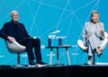 El fundador y embajador de Volans, John Elkington, y la Global Thought Leader de Capital and Tec, Marga Hoek, durante la primera jornada del ESG Summit Europe 2025, en el Teatro Príncipe Pío, a 7 de octubre de 2025, en Madrid (España). Carlos Luján - Europa Press