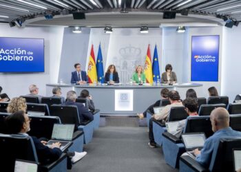 (I-D) El ministro de Transformación Digital y Función Pública, Óscar López; la ministra de Sanidad, Mónica García; la ministra de Educación, Formación Profesional y Deportes y portavoz del Gobierno, Pilar Alegría, y la ministra de Ciencia, Innovación y UnAlberto Ortega - Europa Press